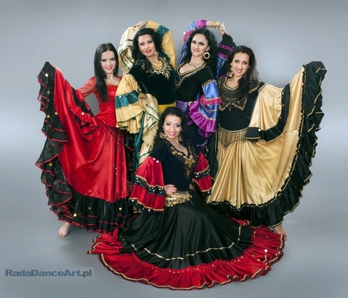 Rada Bogusławska z tancerkami