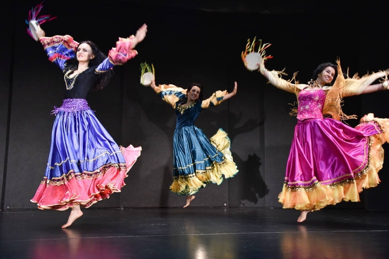 Rada Bogusławska z tancerkami