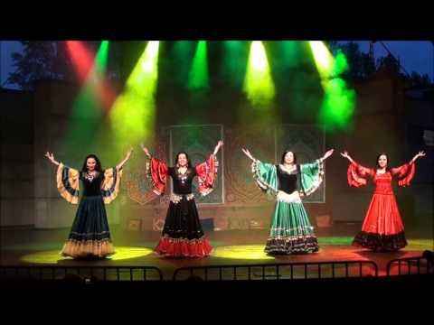 Rada Bogusławska z tancerkami